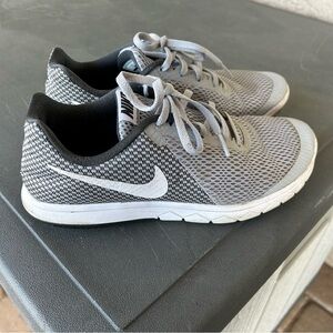 Nike women’s flex experience RN 6